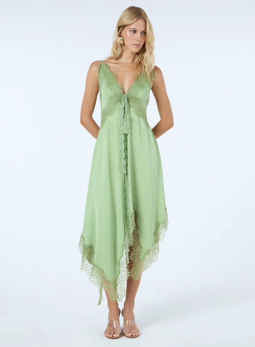Short Dress with Lace Appliqué – Matcha Green