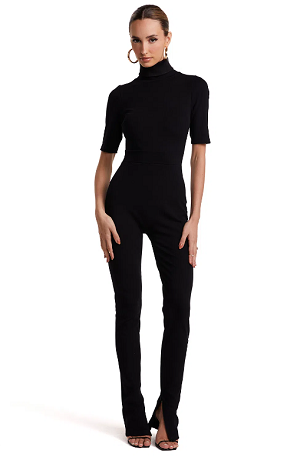 SHORT SLEEVE JUMPSUIT WITH NECKLACE