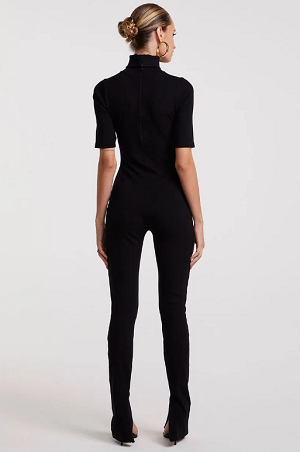 SHORT SLEEVE JUMPSUIT WITH NECKLACE