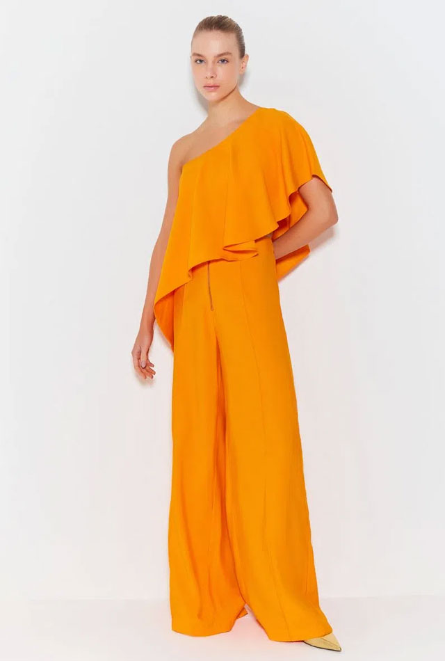 ONE SHOULDER BLOUSE WITH ASYMETRIC ROLLER