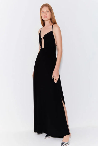 LONG SINGLE FRONT DRESS WITH RING ON THE BUST