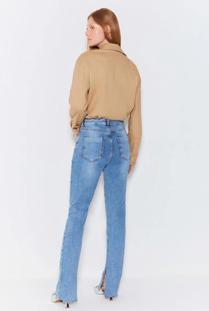 STRAIGHT JEANS WITH SPLIT AT THE HEM